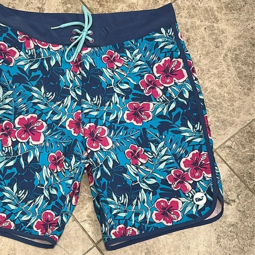 Vineyard Vine Hibiscus Men’s 9” Board Short Size 30